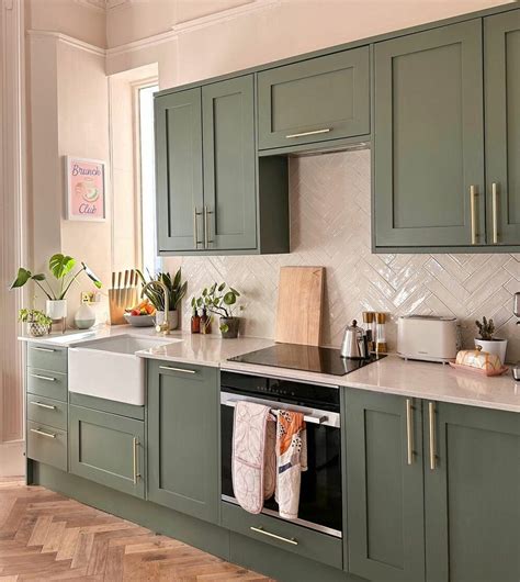 Green Kitchen Cabinets To Refresh Your Home With Natural Colors