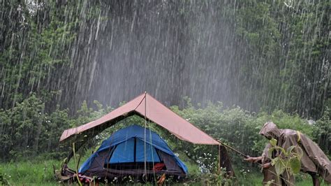 Camping Hujan Deras Tiada Henti Bersantai Di Tenda Hangat Tidur