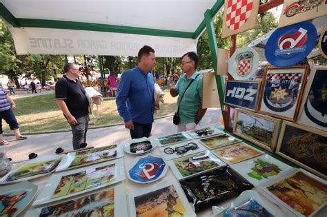 Sajam Kako Su Radili Na I Stari Upotpunio Proslavu Dana Grada Slatine