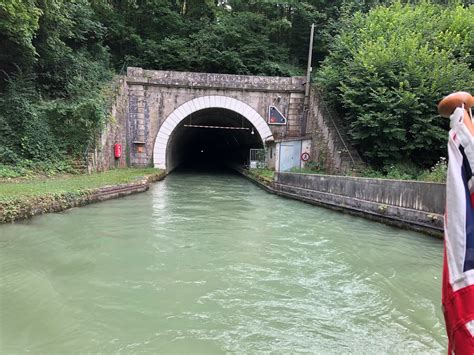 Narrowboat Chalkhill Blue Tunnels Tunnels Canal De L Aisne La Marne