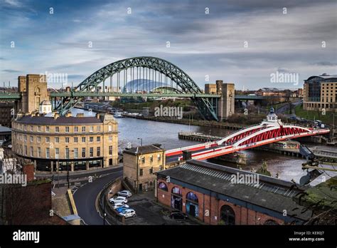 Newcastle upon tyne bridges hi-res stock photography and images - Alamy