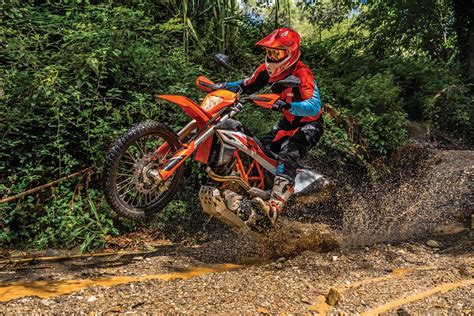 Motorrad Vergleich KTM 690 Enduro R 2020 Vs KTM 390 Adventure 2020