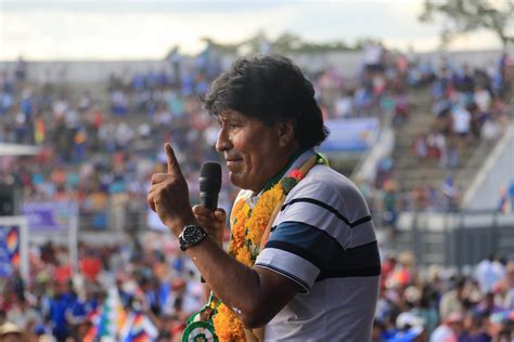 Evo Morales celebra el aniversario del MAS y reitera que será candidato