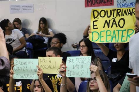 SEDUFSM Sedufsm repudia perseguição a professores as e oferece apoio