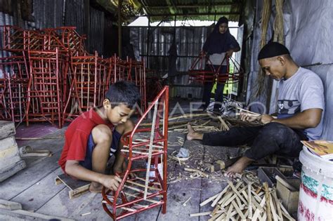 PERMINTAAN KERANJANG PARSEL NAIK ANTARA Foto