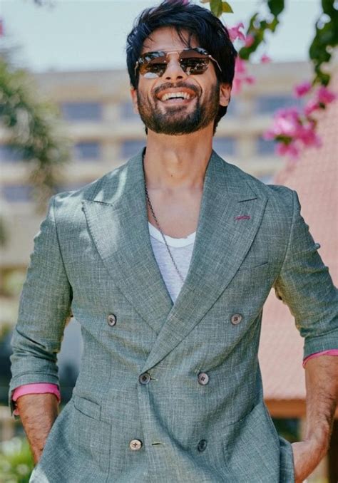 Shahid Kapoor On Being Compared With Shah Rukh Khan Says Dumbest