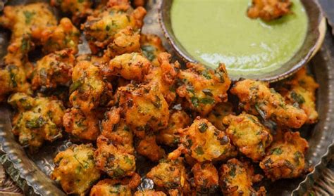 8 Delicious Street Food You Must Try In Indore Lifeberrys