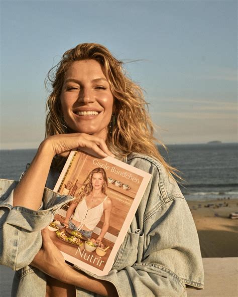 Gisele B Ndchen Revela Que O Seu Segredo Da Beleza Est Ligado As Fases