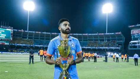 Mohammed Siraj Equals Chaminda Vaass Odi World Record