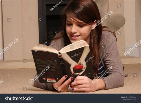 4 Thousand Twilight Book Royalty Free Images Stock Photos And Pictures
