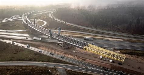 10 000 Tonnen Koloss am Autobahnkreuz Nürnberg Ost um 64 Meter verschoben