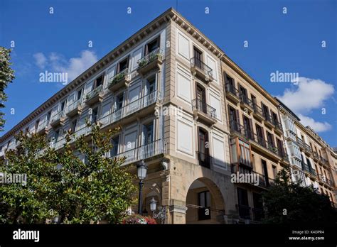 Two point perspective hi-res stock photography and images - Alamy