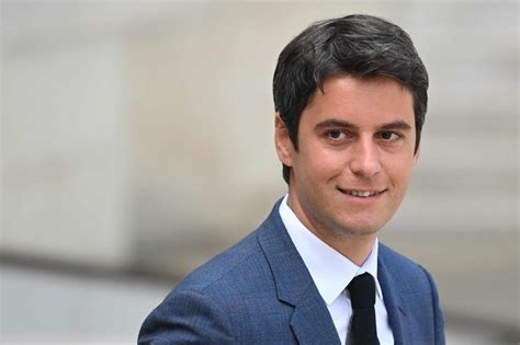 Chi è Gabriel Attal gay dichiarato e più giovane Primo ministro di Francia Luce