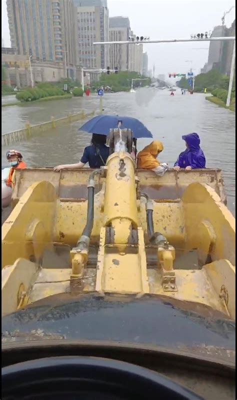 河南本轮暴雨结束：最南部数百被困群众安全转移，最北部铲车司机一天转运两百多人 降雨 幼儿园 信阳市