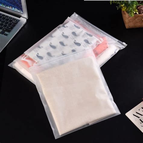 China Eco Friendly Zipper Clothes Packaging Frosted Plastic Ziplock Bag