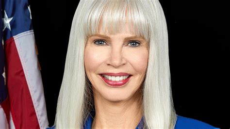 Victorville Mayor Debra Jones retains mayoral title, 3rd consecutive year