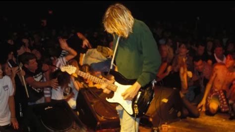 La Guitarra Destrozada De Kurt Cobain Se Vendió Por Casi Us 600 000