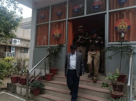 Police Commissioner Did Surprise Inspection Of Maharajpur Police Station पुलिस कमिश्नर ने