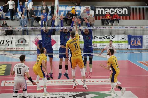 Serie A Spareggio Play Off Per La Ermgroup San Giustino Contro Il