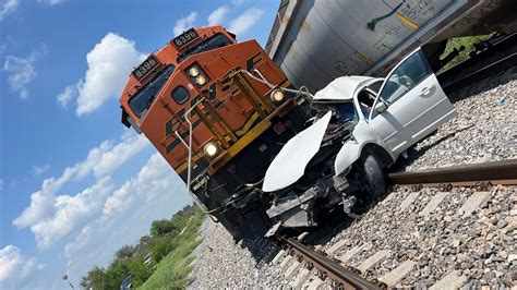 Mueren Mujer Y Ni O En Choque Entre Tren Y Auto En An Huac Nl Abc