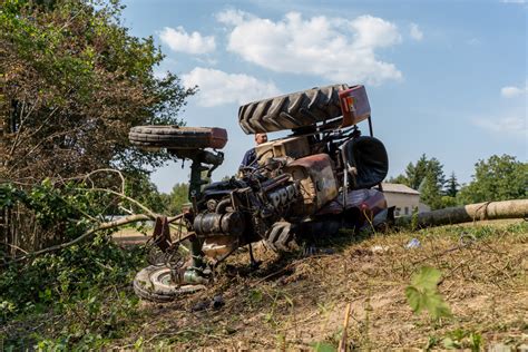 Tragiczny wypadek na polu Nie żyje mężczyzna