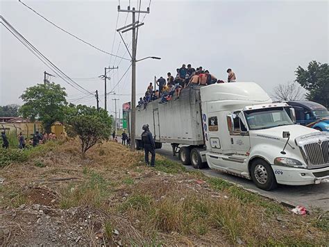 Detuvieron Un Camión En México Donde Viajaban Más De 300 Personas Que Buscaban Ingresar