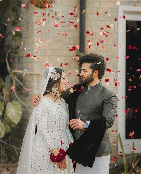 Pin By Naveen On Nikkah In 2022 Groom Looks Couple Photoshoot Poses