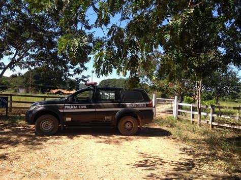 Pele de cordeiro polícia prende cinco homens suspeitos de roubos em