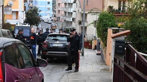 Strage Familiare A Nuoro L Addio Alle Quattro Vittime Proclamato Il