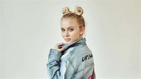 Download Zara Larsson Wallpaper