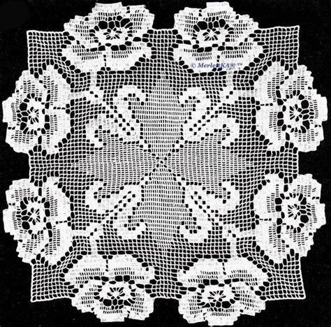 Pin By Nuray Bozkurt On Dantel Crochet Diagram Crochet Table Runner