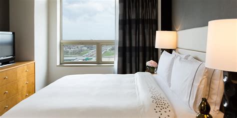 Renaissance Chicago O' Hare Suites Hotel | Discover Renaissance Hotels