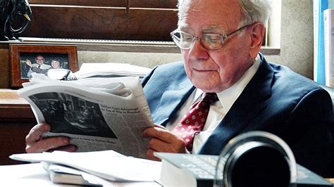 Warren Buffett Reading 1080x608 Wallpaper