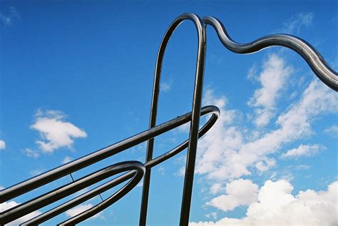 Giant Paper Clips The Paper Clip Sculpture In The Park Nea Flickr