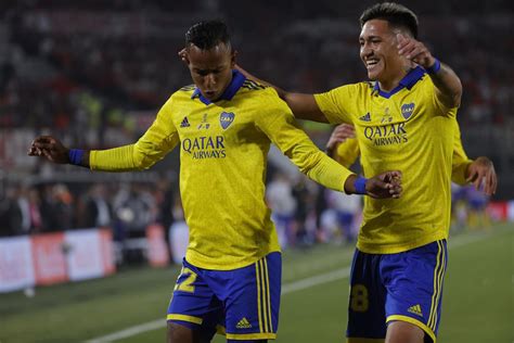 Argentina Boca Juniors Busca Extender El Contrato Del Colombiano