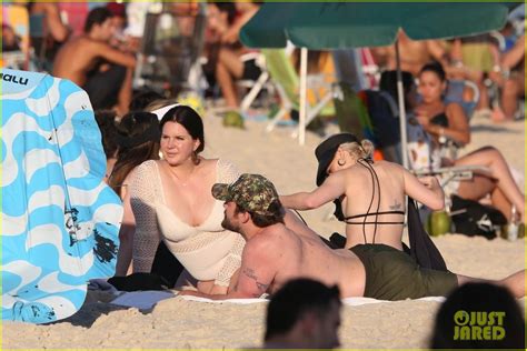 Photo: lana del rey beach day 007 | Photo 4938954 | Just Jared ...