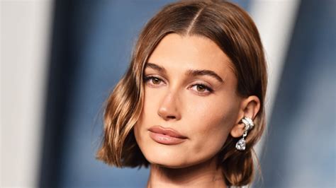 Hailey Bieber Shows Off Cinnamon Cookie Butter Hair Makeover For Fall