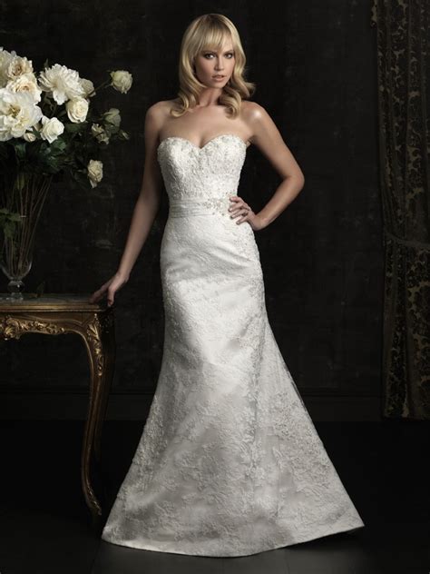 Slim Fitted Mermaid Strapless Lace Beaded Wedding Dress With Buttons