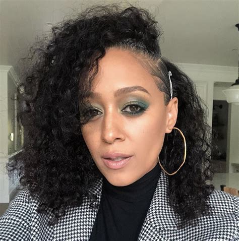 Tia Mowry flaunts her bold new haircut (photo) | New haircuts, Hair ...