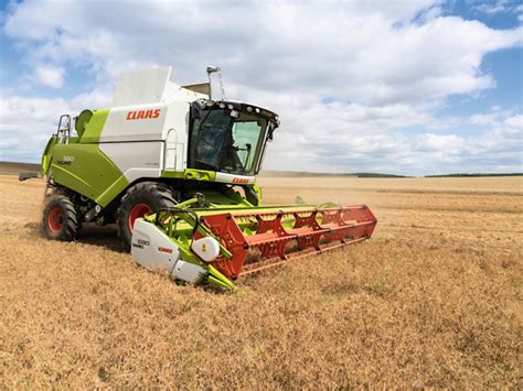 Claas Tucano 420 Mietitrebbie E Trince Semoventi Macgest