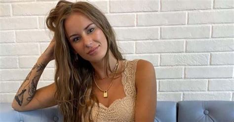 Alexis Sharkey Influencer S Naked Body Was Delicately Placed In Fetal Position On Road Like A