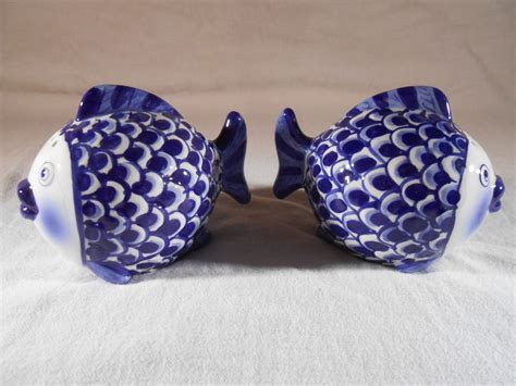 FISH Salt And Pepper SHAKERS SET With Dish Ceramic Kitchen Accesories