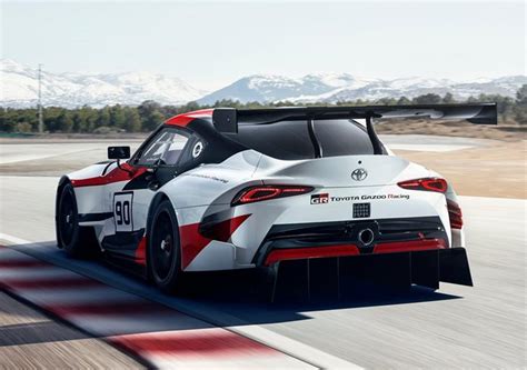 Toyota mostra o novo Supra em versão de corrida