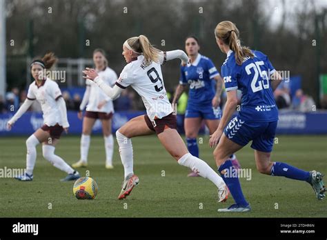 Everton Fc V Manchester City Barclays Women´s Super League Liverpool England December 17