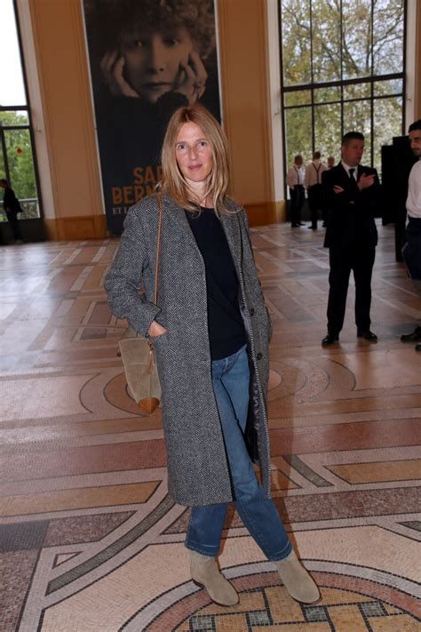 Photo En tout cas la jeune fille fait sa fierté Sandrine Kiberlain