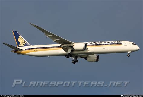 V Sca Singapore Airlines Boeing Dreamliner Photo By Andre Giam