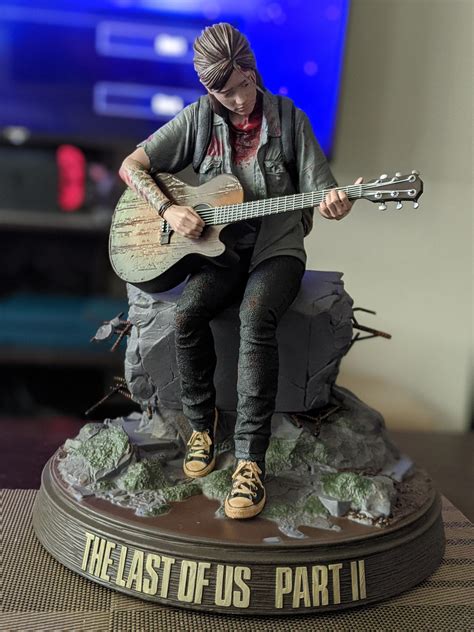 The Ellie statue included with TLoU2 Ellie Edition is super detailed : r/gaming