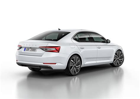 ŠKODA Plug in Hybrid für Flaggschiff SUPERB KÜS Newsroom