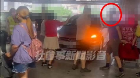 逛好市多婦幼車格被占！藍衣男大爆走狂吼：違規、打我！│警方│民眾│高雄│tvbs新聞網