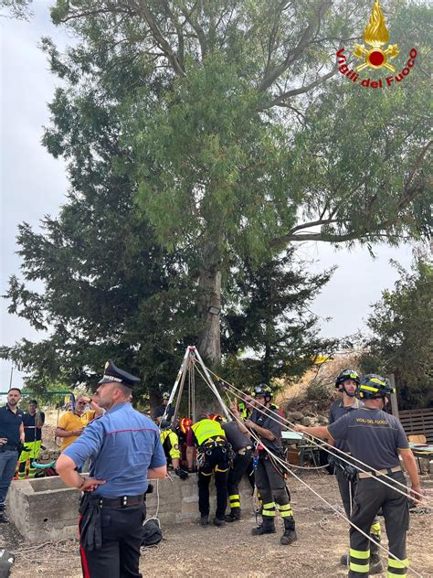 Tragedia A Palazzolo Acreide Cede La Copertura E Sprofonda Nel Pozzo